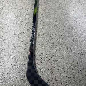 Refurbished (Shaft) | Bauer Hyperlite 2 (Black/Neon Green ) | LH | 77 Flex | P28 Curve | 66"| SKU: 5050