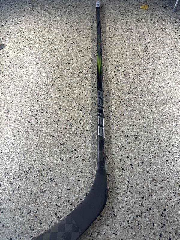 Refurbished (Hosel) | Bauer Hyperlite 2 (Black/Neon Green ) | RH | 65 Flex | P90TM Curve | 65"| SKU: 5065