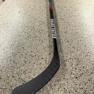 Used (Never Broken) | Bauer Vapor Team Stick 2024 (Black/Red) | RH | 87 Flex | P92 Curve | 63.25"| SKU: 5085
